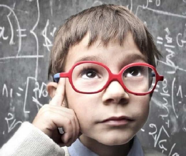 Quanto mais inteligentes, mais fracos ficam os humanos?