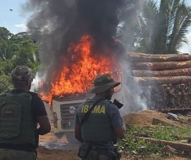 Ibama destrói dragas no Rio Madeira em ofensiva contra garimpo ilegal