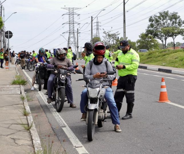 Prefeitura retira 25 motocicletas irregulares das ruas de Manaus durante operação Cavalo de Aço