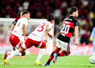 Paquetá é homenageado no Maracanã, mas Flamengo tropeça e fica no empate com o Internacional