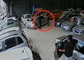Funcionário é executado a tiros dentro de concessionária na Zona Leste de São Paulo. VEJA VÍDEO