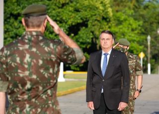 STM dá prazo de 10 dias para Bolsonaro apresentar defesa em processo que pode levar à perda de sua patente militar