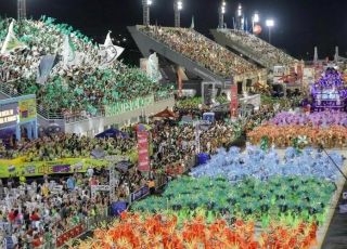 Carnaval na Floresta 2026: Desfiles do Grupo Especial encantam o público no Sambódromo de Manaus
