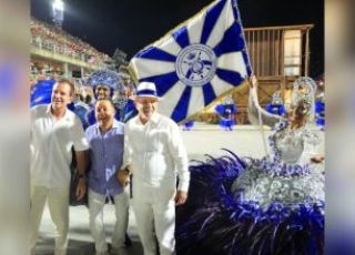 Especialistas dizem que homenagem a Lula no Carnaval foi legal e não configurou propaganda eleitoral