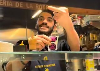 Creperia faz sucesso ao ''insultar'' clientes com humor e viraliza na internet