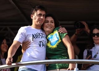 Nikolas reage a Eduardo Bolsonaro, diz que ele 'não está bem' e defende Michelle após críticas