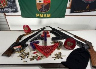 Operação Fronteira Mais Segura troca tiros com criminosos e apreende armas de fogo, munições e embarcação em Jutaí, interior do Amazonas. VEJA VÍDEO