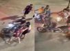 Homem passa com motocicleta por cima do corpo de assaltante no centro do município de Tefé, interior do Amazonas. VEJA VÍDEOS