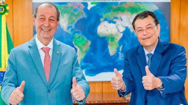 OMAR AZIZ OFICIALIZA APOIO A EDUARDO BRAGA AO SENADO E SINALIZA CONSTRUÇÃO DE ALIANÇA PARA 2026