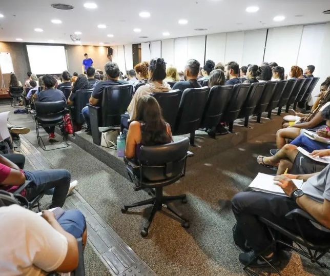 Câmara dos Deputados divulga locais de prova do concurso neste domingo