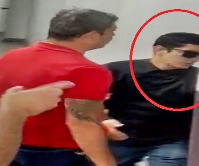 Suspeito de atropelamento, agressão e morte de mulher em Petrópolis se entrega na Delegacia de Homicídios e Sequestros. VEJA VÍDEOS