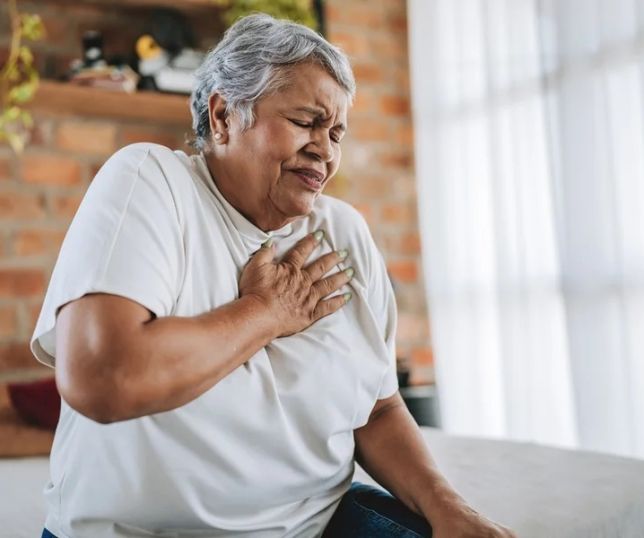 Sinais silenciosos podem indicar infarto dias antes e muitas pessoas acabam ignorando