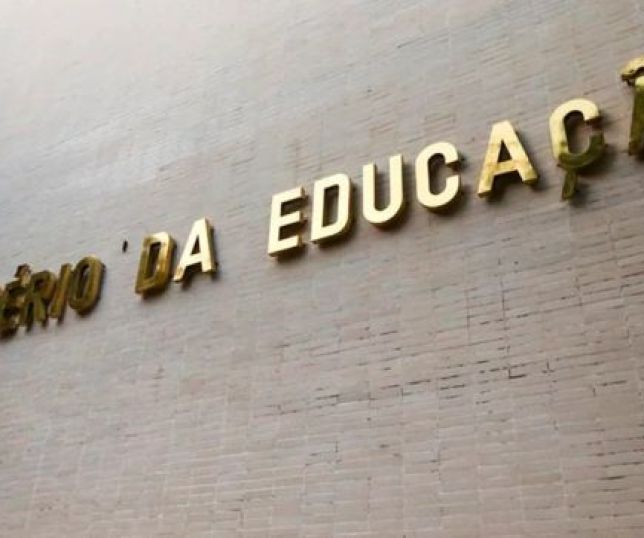 MEC pune cursos de Medicina e barra novos alunos em 52 faculdades por baixo desempenho