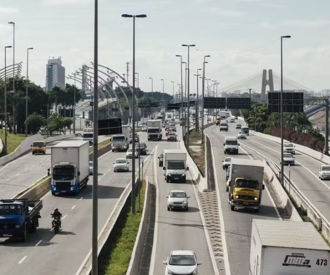 Governo vai expor empresas que burlam tabela do frete e ameaça barrar contratos no Brasil