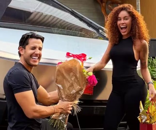 Influenciadora ganha cybertruck de luxo e choca web em aniversário de casamento