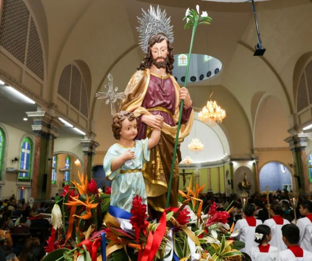 Fiéis celebram Dia de São José com procissão e missas especiais em Manaus