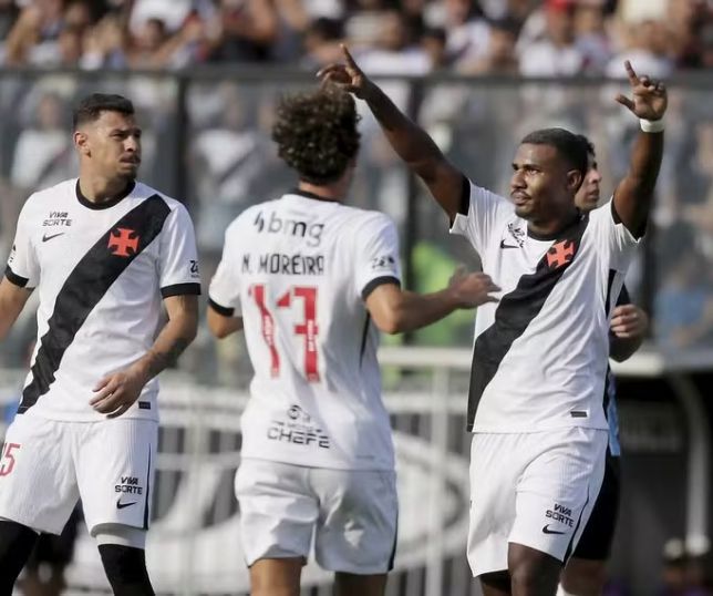 Vasco atropela Grêmio em São Januário, torcida vai à loucura e time de Renato Gaúcho segue invicto