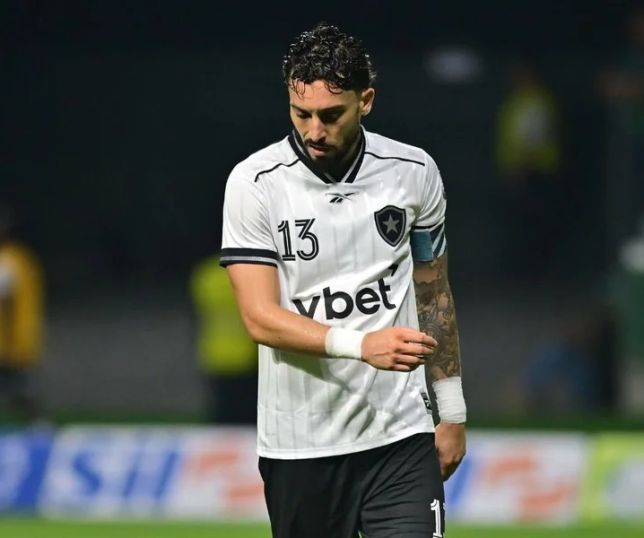 Botafogo enfrenta tabu na Arena do Athletico e chega pressionado para duelo decisivo