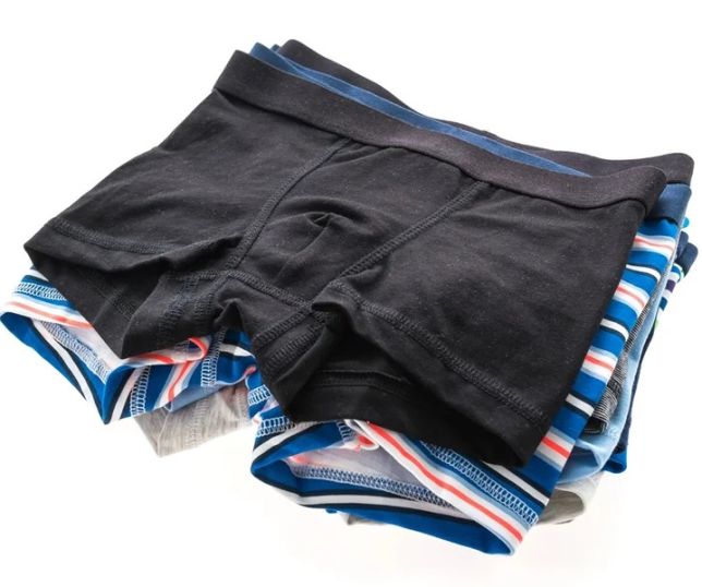 Ficar sem cueca faz bem? Urologista explica vantagens e cuidados