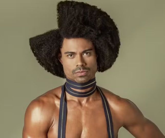 Ex-BBB Big Brother Brasil 26, Breno Corá revela dor ao se assumir gay: ''Escondi por muito tempo''