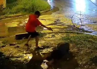 Homem conhecido como 'Bebito Fiu Fiu' é executado a tiros por dupla em motocicleta no Equador. VEJA VÍDEO