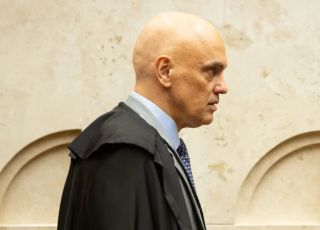 Oposição intensifica pressão por impeachment e CPI contra Alexandre de Moraes após mensagens atribuídas a banqueiro