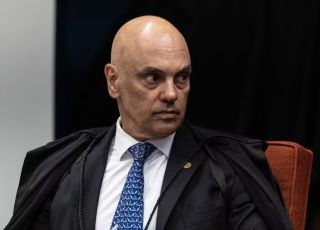 Moraes manda colocar dois policiais na porta do quarto de Bolsonaro em hospital e proíbe celulares