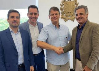 Após encontro com Aécio, Tarcísio sinaliza aproximação e promete apoio político ao PSDB em São Paulo