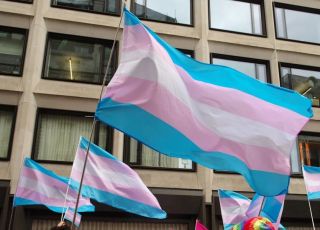 Mulher trans será indenizada em R$ 1 milhão após uso de 'nome morto' pela Justiça