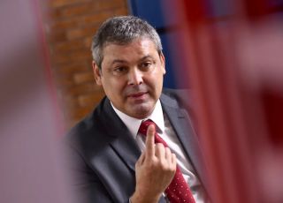 Relator da CPMI do INSS anuncia ação judicial contra Lindbergh após troca de acusações