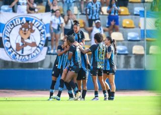 Grêmio vence o Inter no Gre-Nal feminino e conquista primeira vitória no Brasileirão