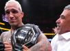 Charles Oliveira provoca rivais após conquistar cinturão BMF no UFC