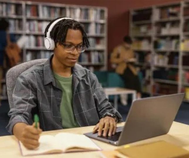 Cursos gratuitos impulsionam qualificação profissional para fortalecer o turismo no Amazonas