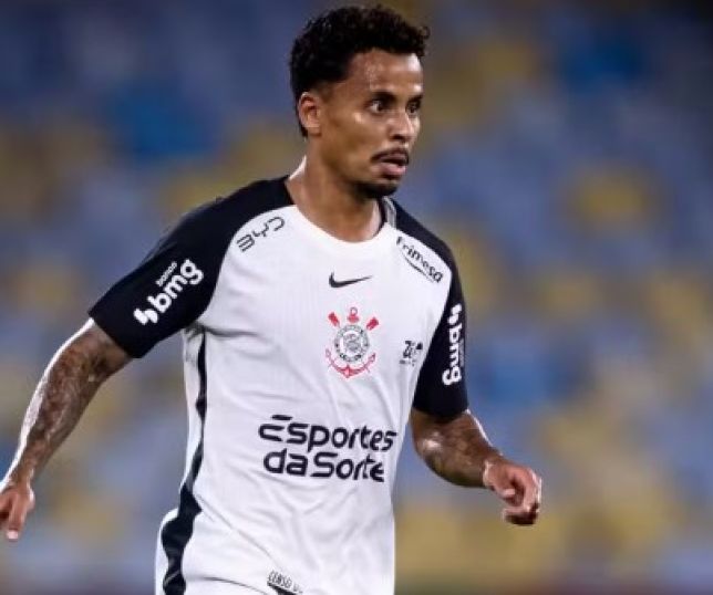Allan, do Corinthians, pede desculpas após expulsão por gesto obsceno: 'Não representa meus valores'