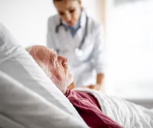 Gripe avança antes do esperado e internações de idosos disparam