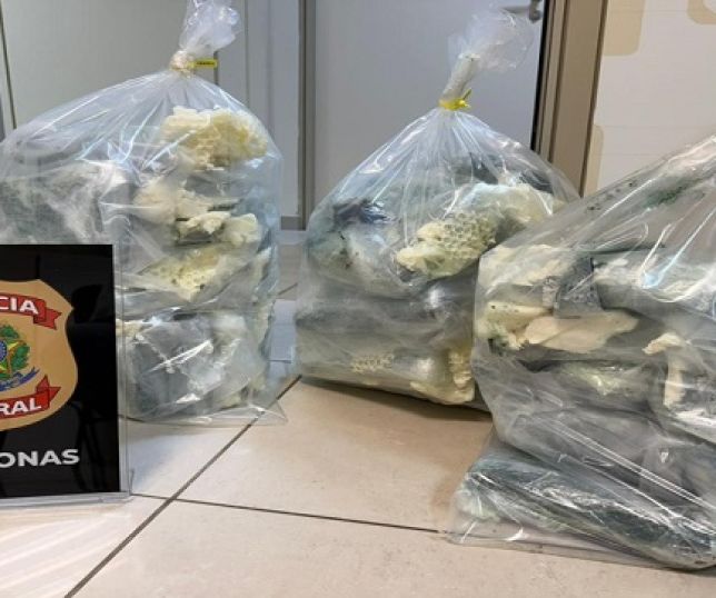 Polícia Federal prende passageira em flagrante com 36,5 quilos de maconha skunk no Aeroporto Internacional de Manaus