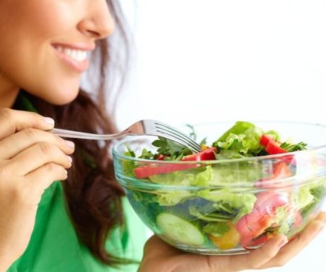 Alimentação pode aliviar sintomas da menopausa; veja 7 opções recomendadas