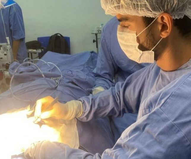 Hospital universitário da Paraíba realiza cirurgia inédita e amplia acesso à audição pelo SUS