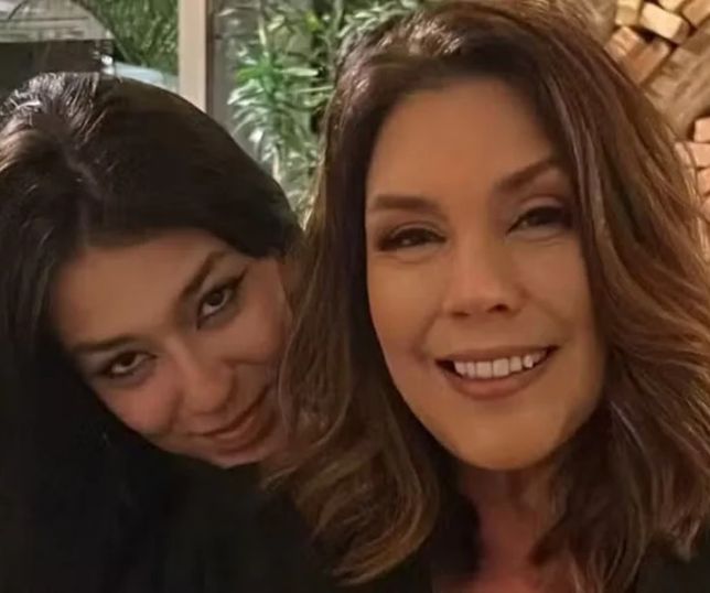 Filha de Simony emociona ao relatar luta da mãe contra o câncer e celebra cura