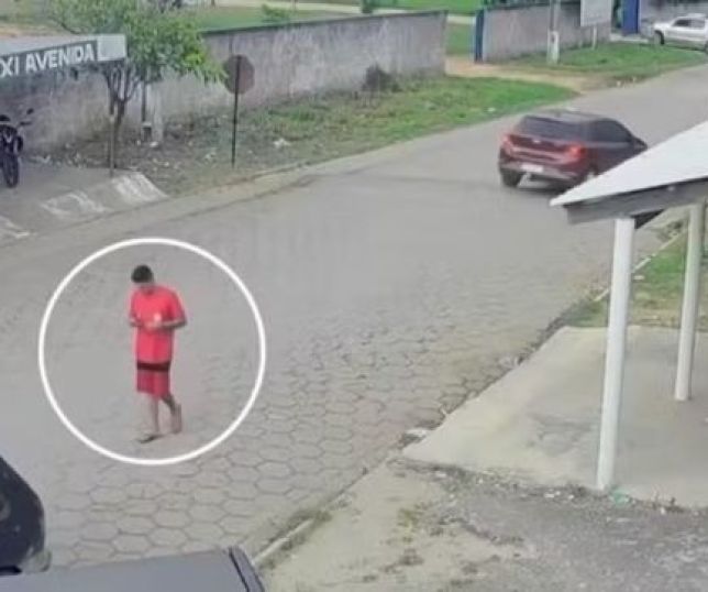 IMAGENS FORTES! Homem é morto a facadas após perseguição em rua de cidade no sul do Pará. VEJA VÍDEOS