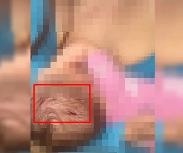 Adolescente tenta atacar companheira e acaba ferindo bebê durante agressão. VEJA VÍDEO