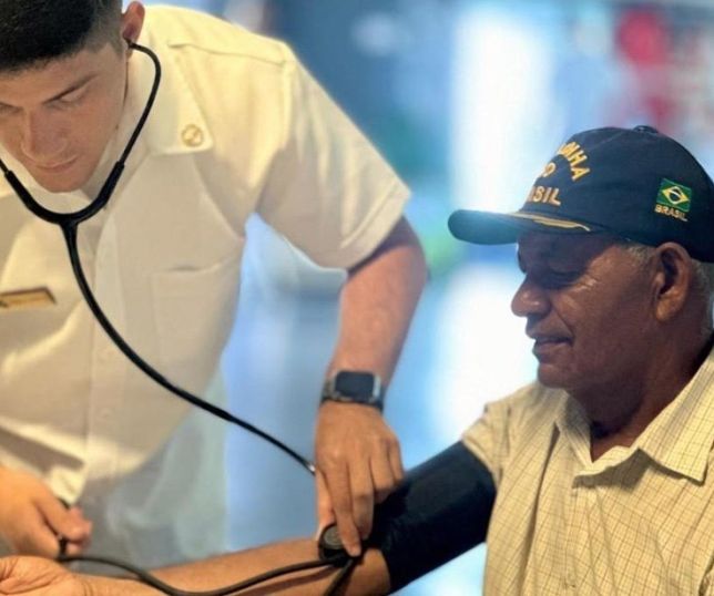 Marinha prorroga inscrições para médicos e mantém vagas em Manaus