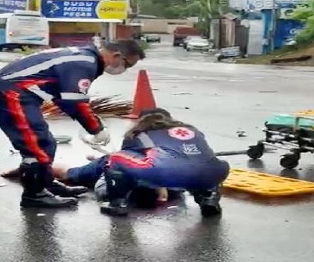 Homem fica gravemente ferido após queda de m motocicleta no bairro da Santa Etelvina, Zona Norte de Manaus. VEJA VÍDEOS