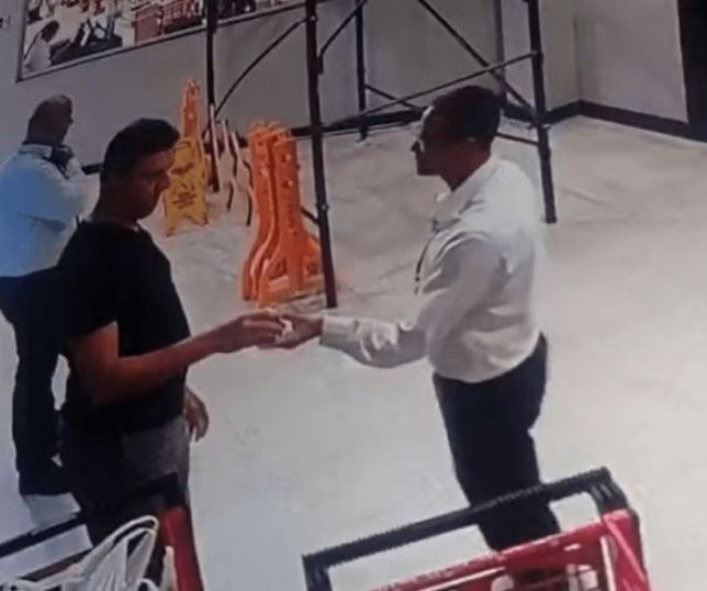 Delegado da Polícia Federal é detido após suspeita de furtar carpaccio de trufa em supermercado. VEJA VÍDEO