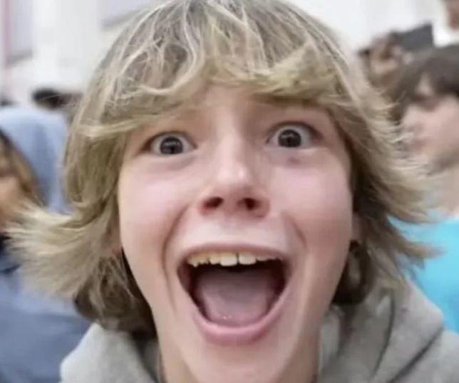 ''Six seven'' invade a internet e vira meme sem sentido que já está em todo lugar. VEJA VÍDEO