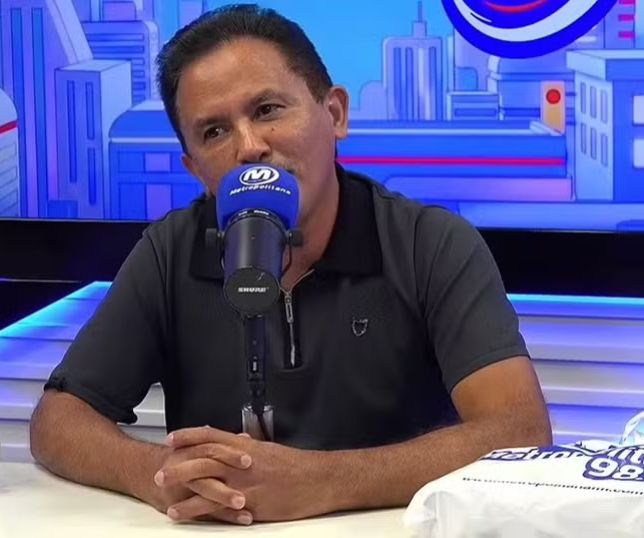 ''Caneta azul'' quer voto: Manoel Gomes vira piada ao não saber dizer o que um deputado faz. VEJA VÍDEO