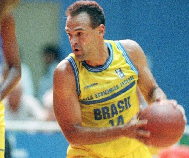 Morre Oscar Schmidt, ícone do basquete brasileiro, aos 68 anos