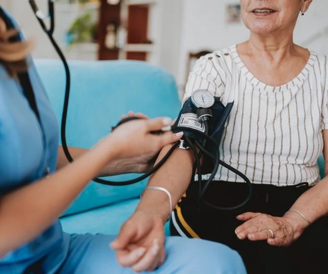 Pressão alta pode comprometer os rins: especialista orienta como prevenir