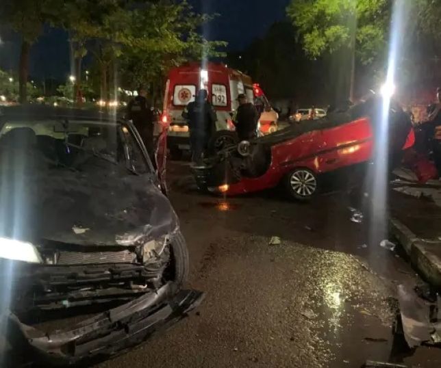 Colisão violenta na Manaus 2000 deixa motorista em estado grave. VEJA VÍDEO