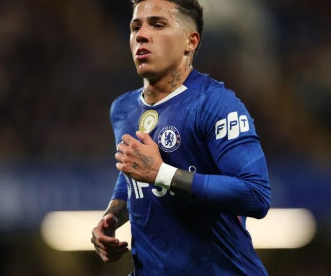 Enzo perde braçadeira após castigo do Chelsea: ''É uma questão de honra''